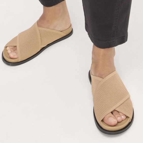 Everlane I 10 - Picture 1 of 6